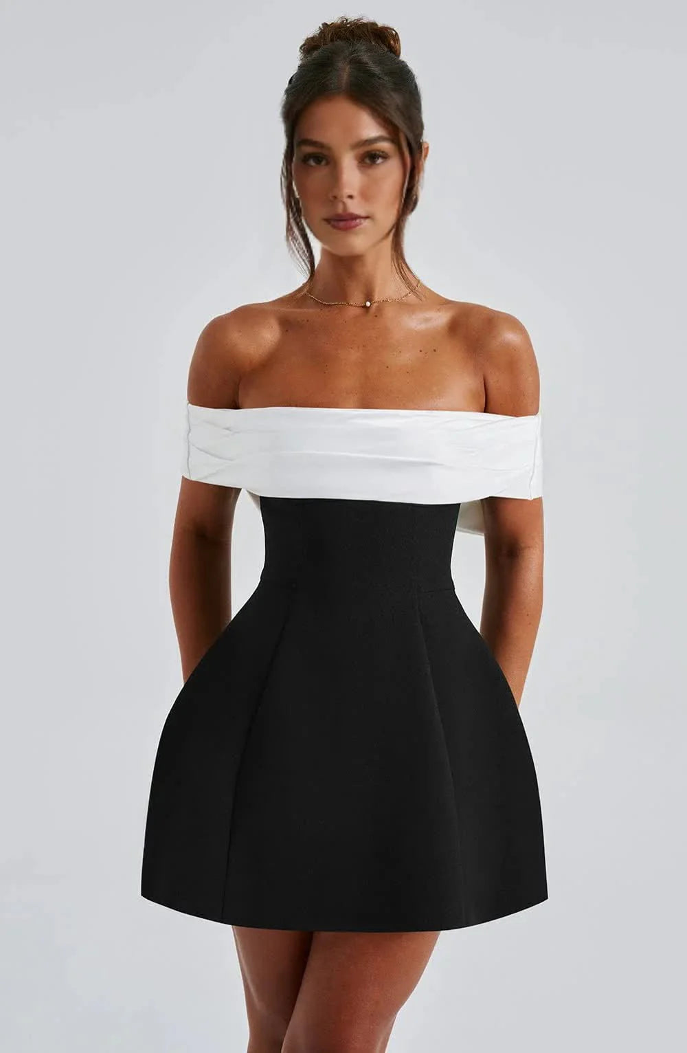 LÉORA™ MINI DRESS - BLACK