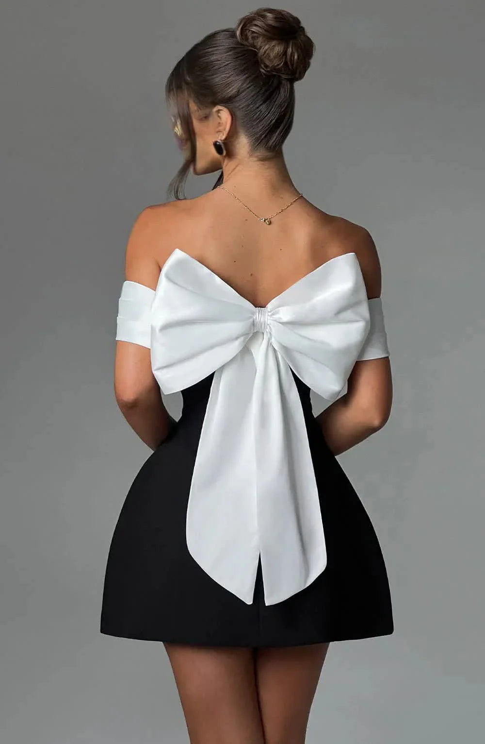 LÉORA™ MINI DRESS - BLACK