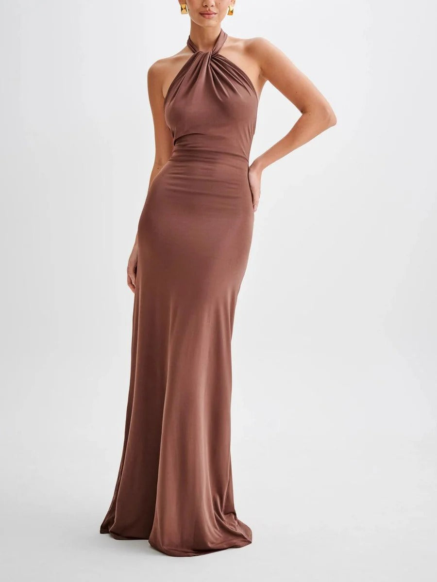 Malia Halter Curve Dress – Elegance that seduces