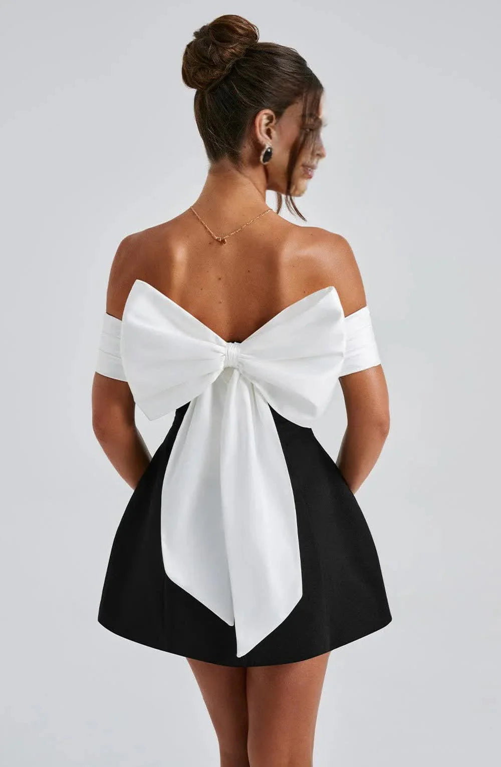 LÉORA™ MINI DRESS - BLACK