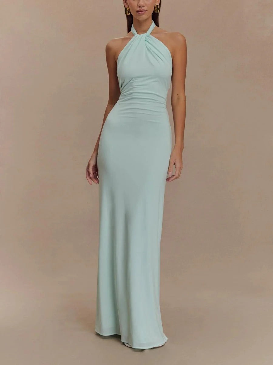 Malia Halter Curve Dress – Elegance that seduces