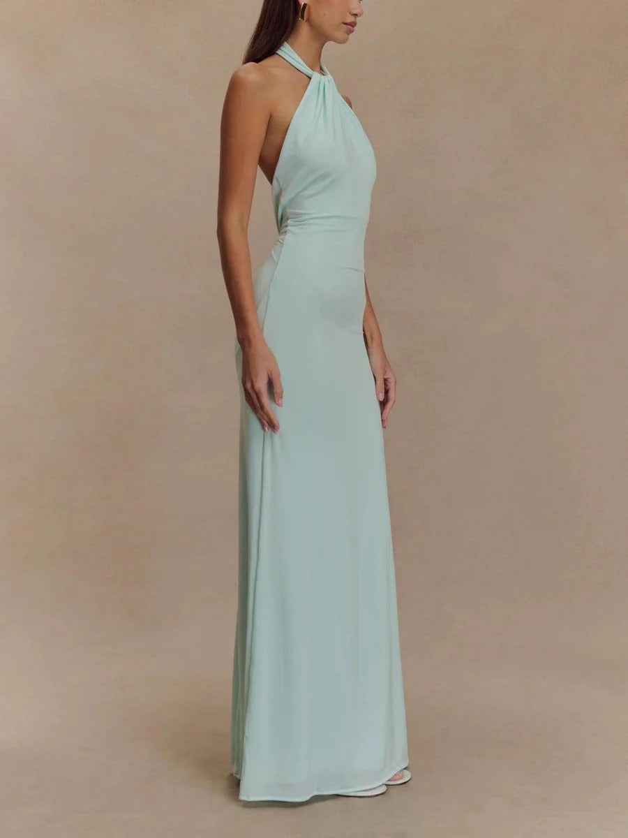 Malia Halter Curve Dress – Elegance that seduces